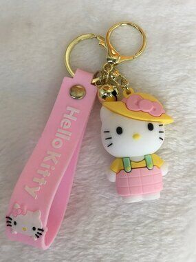 NO.320 Hello Kitty Baker keychain